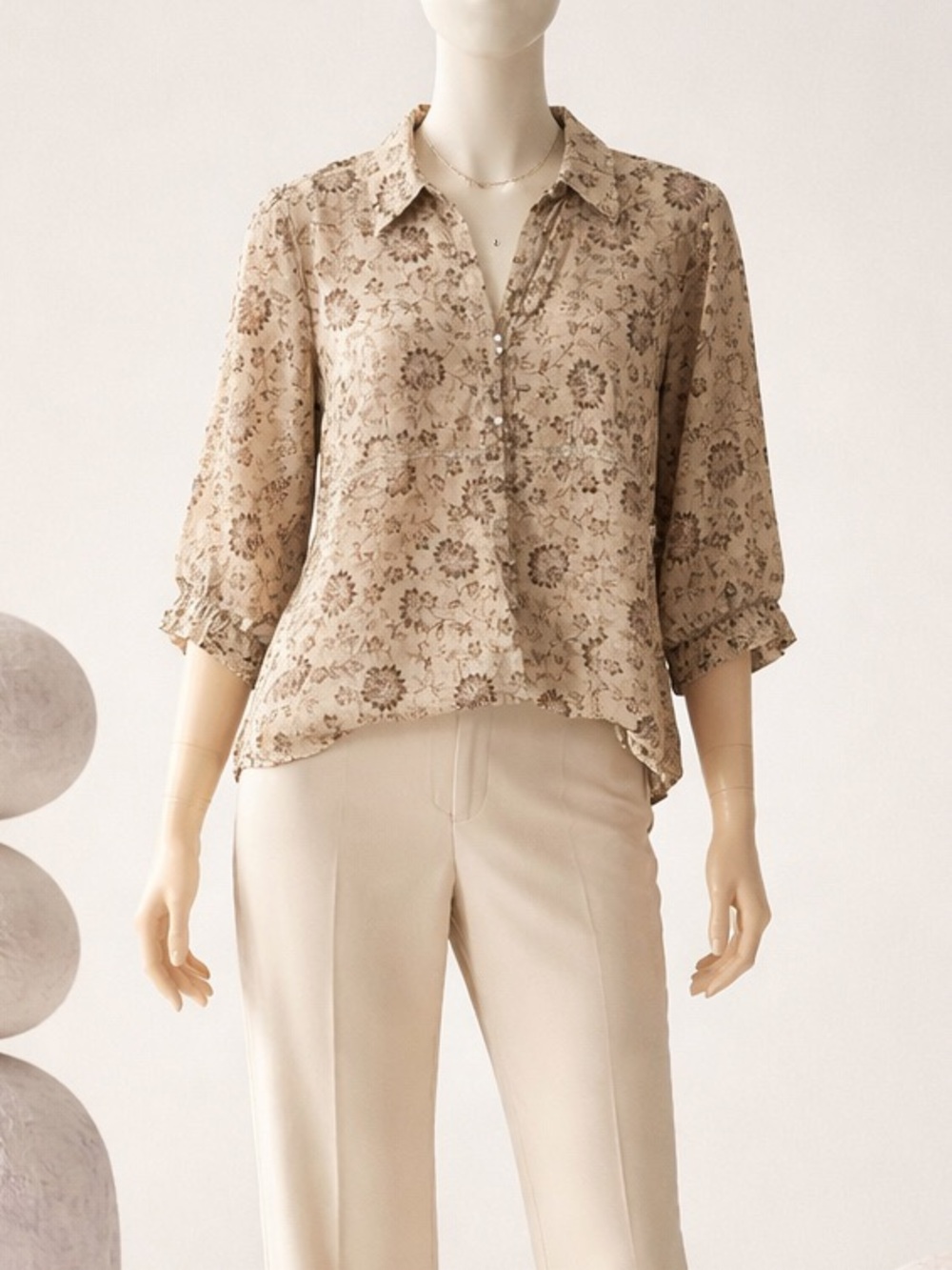 Neutral Floral Button-Up Blouse – Ruffle Cuff 3/4 Sleeve Top (Size 22) Cotton